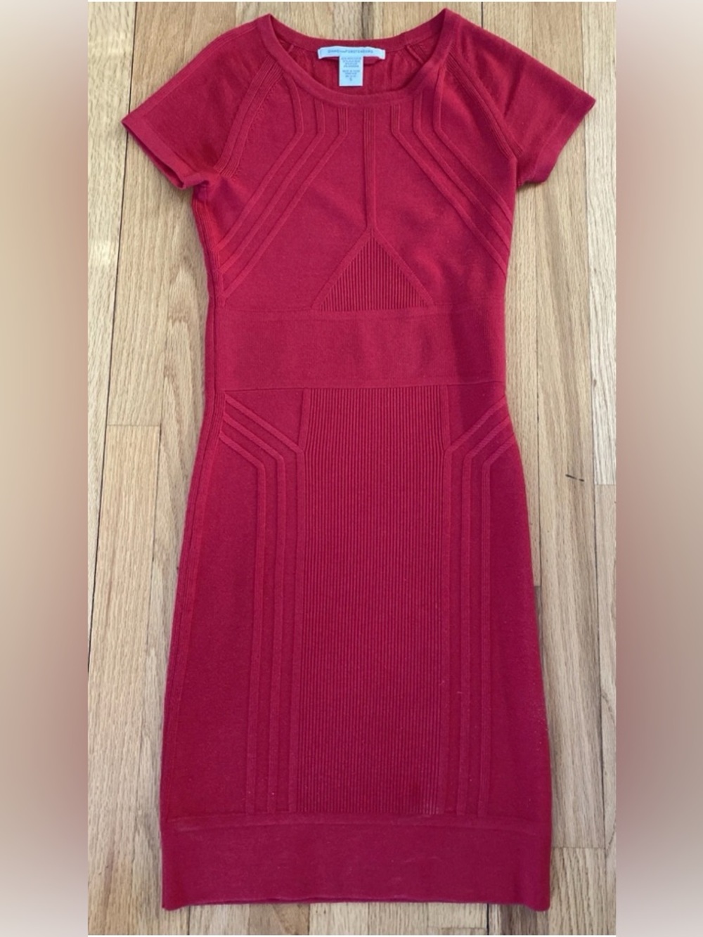 Diane Von Furstenberg Red Short-Sleeve Wool/Silk Dress size S